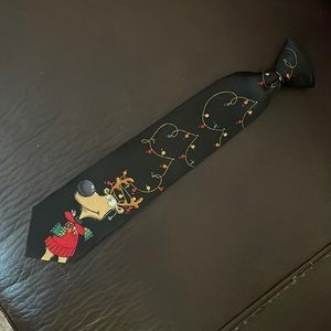 Young men’s holiday tie